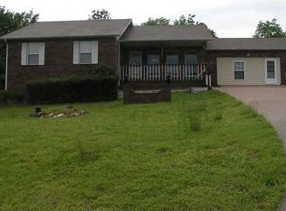 140 Valley Dr, Holiday Island, AR 72631
