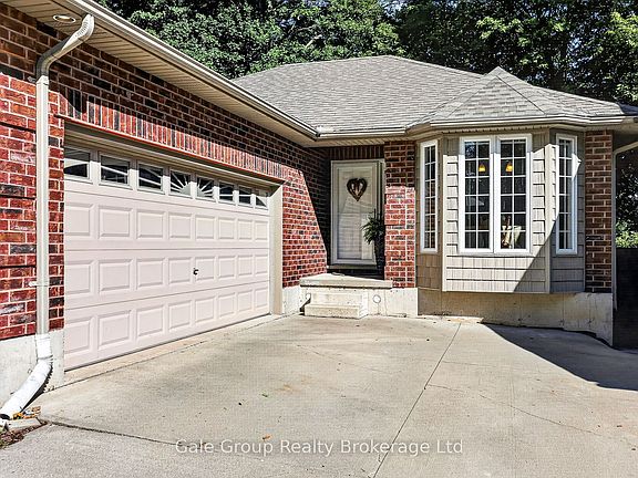 3rd image of 79 Potters Way