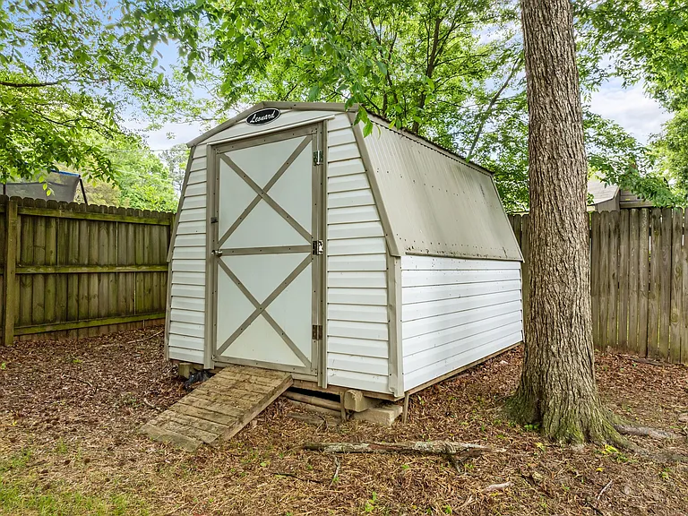 404 Foxbridge Ct — Photo 45