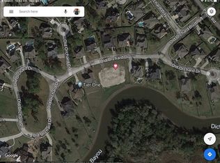 425 Old Orchard Dr, Dickinson, TX 77539