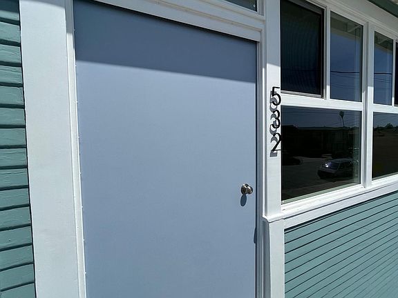 5th image of 532 Commercial Ave