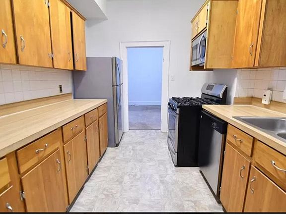 3rd image of 302 7th St APT 1