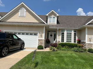 12215 Sunflower Dr, Urbandale, IA 50323