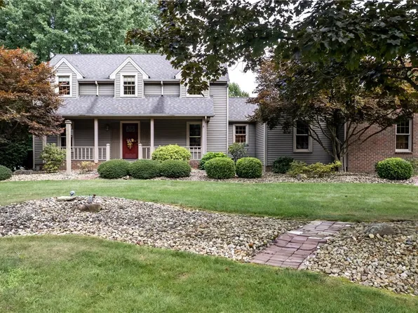 2690 Deer Trl, Niles, OH 44446