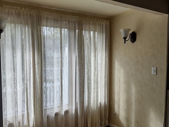 4th image of 3305 Dornell Ave