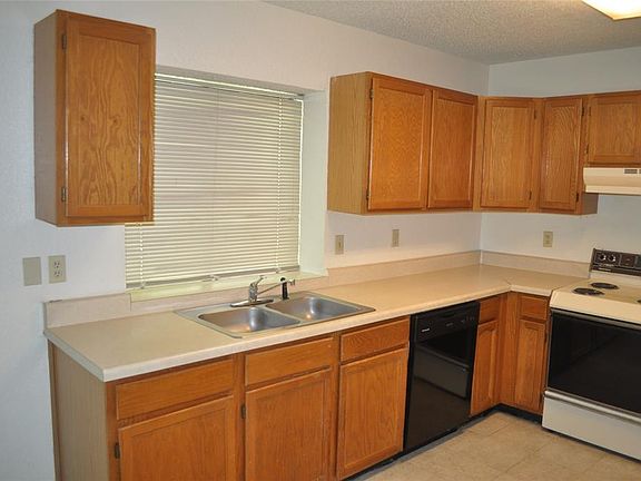 4th image of 4669 Bracken Dr