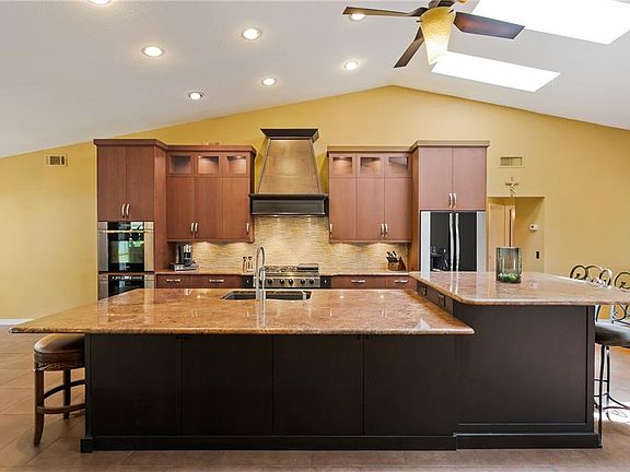 4th image of 974 Bucksaw Pl