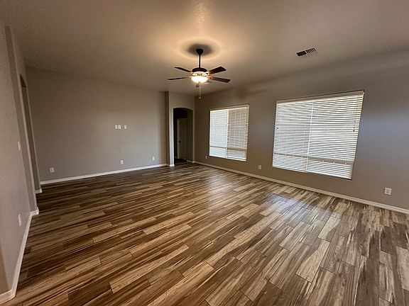 2nd image of 5688 E 39th Pl