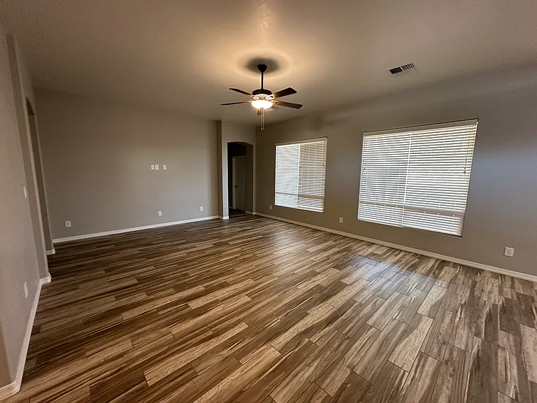 5688 E 39th Pl — Photo 7