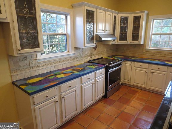 4th image of 184 Giles Rd