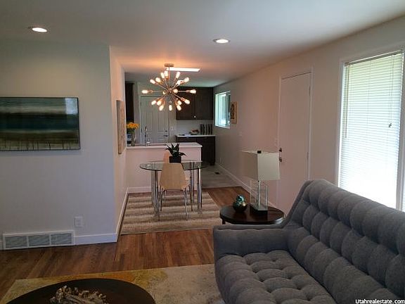 4th image of 2835 E Coventry Ln