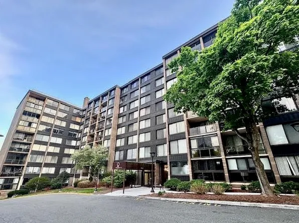 9060 Palisade Avenue image 1 of 17