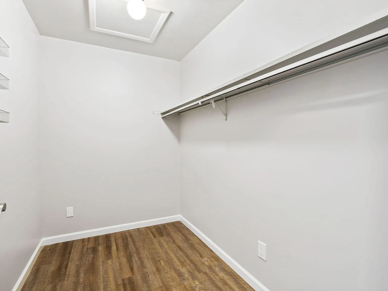 2 bed, 1200 sqft, $1,725 — Photo 4