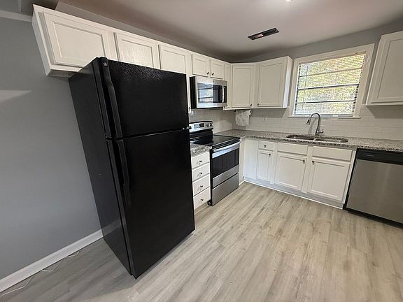 4th image of 74 Derrick Dr