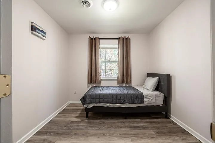 280 Albert Ct — Photo 14