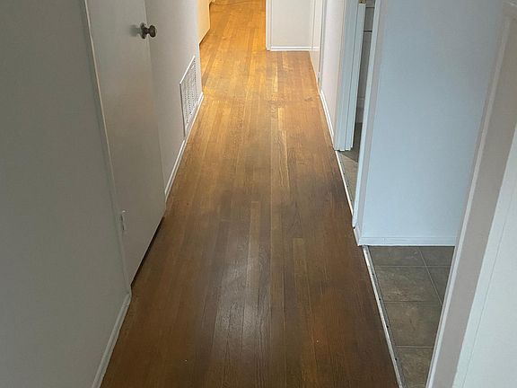 4th image of 2418 Edding Dr