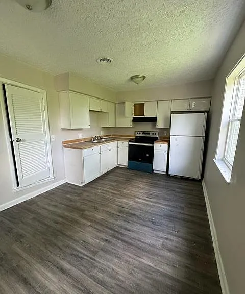 2032 Catalpa Dr #E — Photo 3