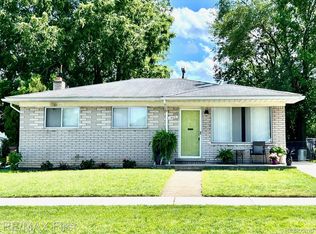 14271 Kingston St, Oak Park, MI 48237