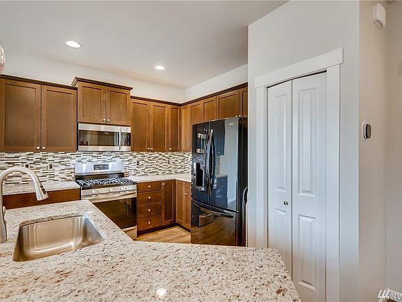 4th image of 1118 31st St NW