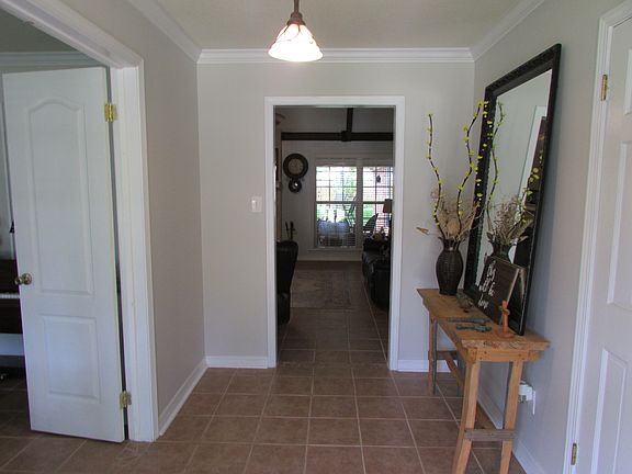 2nd image of 2521 N Waverly Dr