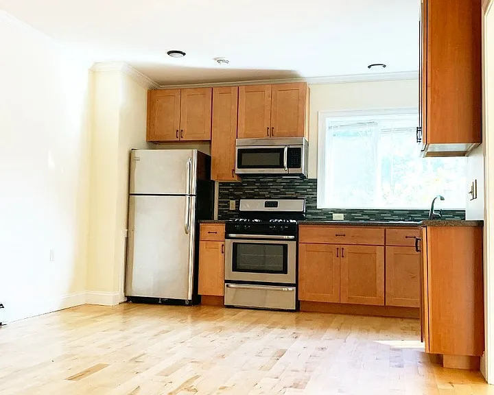 158 North St — Photo 3
