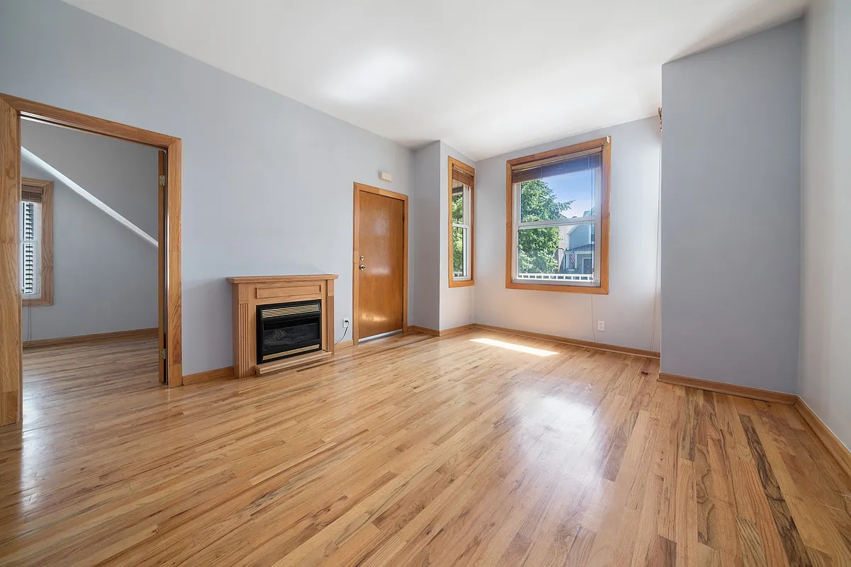 Building Photo - 3934 N Francisco Ave #1