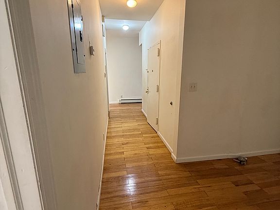 4th image of 142 Richardson St APT 1