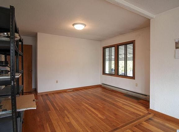 4th image of 1830 Hunt Ave