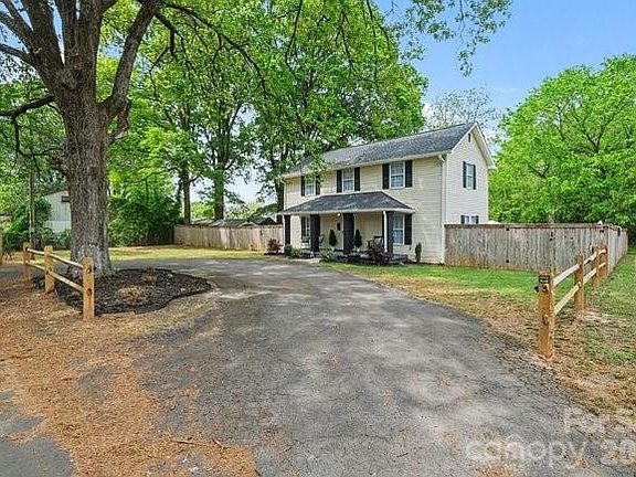 2nd image of 500 Boger St