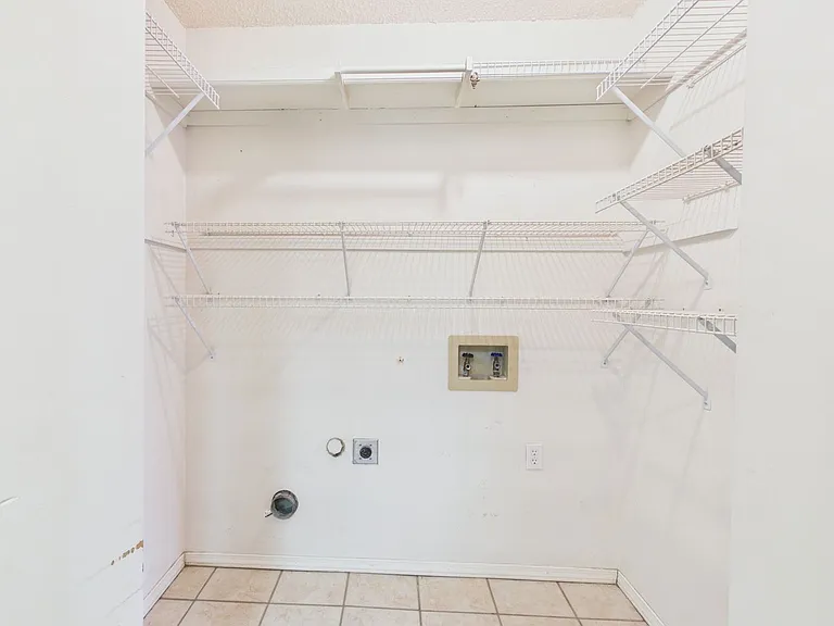 5822 Syracuse Dr — Photo 20