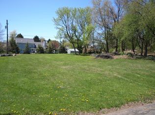 5914 Holiday Dr, Allentown, PA 18104