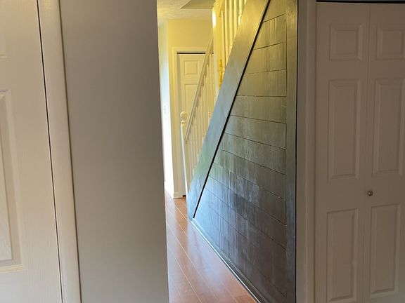 4th image of 709 Kelly Ln APT 1