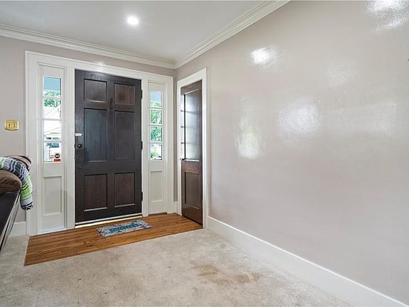 3rd image of 2823 Charles St