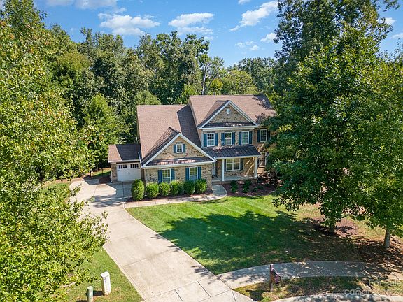 3rd image of 12403 Elkhorn Dr