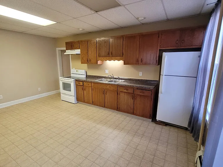 227 Pleasant St #1 — Photo 3