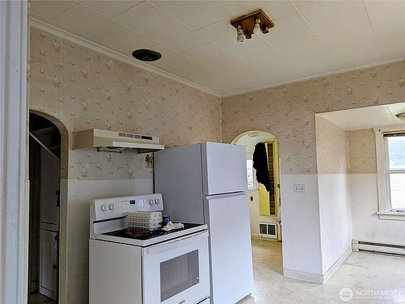 3rd image of 1615 4th Street