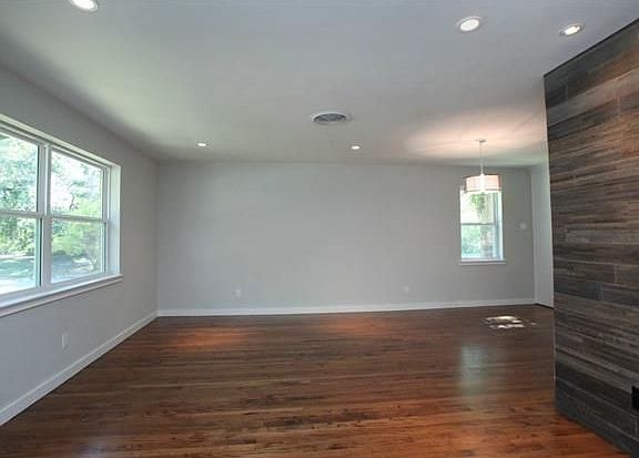 5th image of 11805 Duxbury Dr