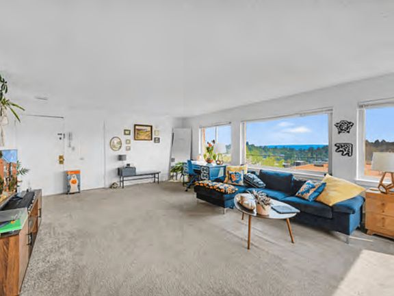 3rd image of 2424 E Denny Way #18427676