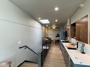 118 5th St #203, Springfield, OR 97477