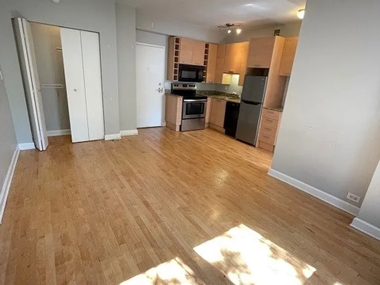 732 W Bittersweet — Photo 25