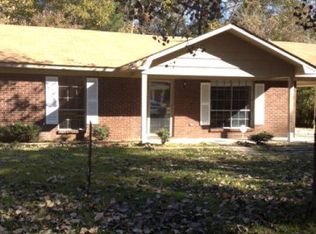 217 Greenbriar Dr, Vicksburg, MS 39180