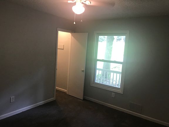 Front bedroom #1