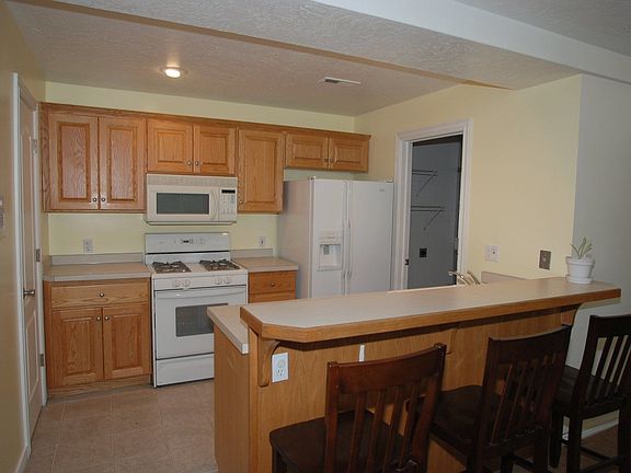 2nd image of 4072 S 300 E APT 15