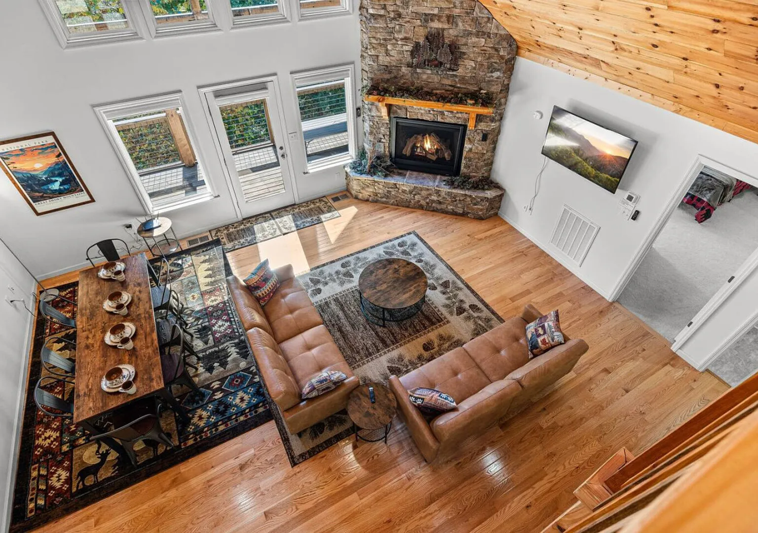 Luxury 3-King Cabin | Hot Tub & Game Room — Photo 3