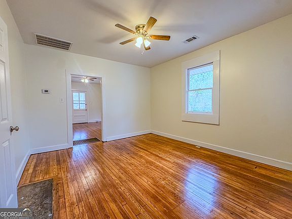 4th image of 66 Ash St NE