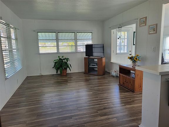 3rd image of 1766 Palm Springs St