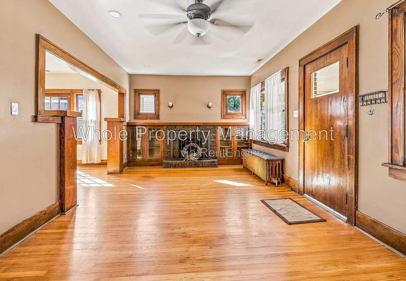 4 bed, 2.0 bath, 2600 sqft, $3,495 — Photo 4