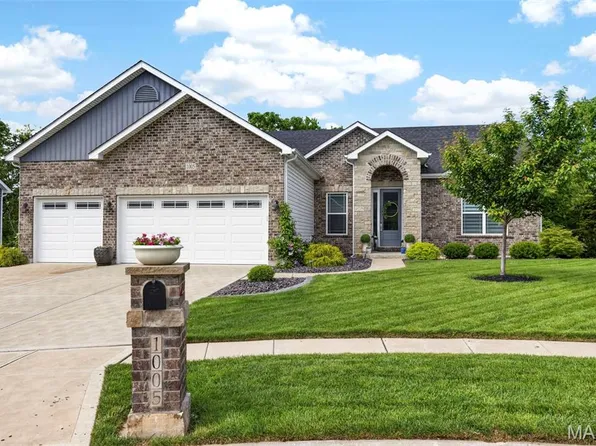 1005 Timber Bluff Dr, Wentzville, MO 63385