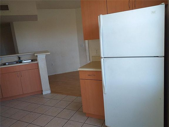 4th image of 2310 Belmont Ln