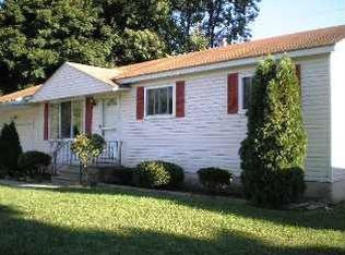 5481 Pontiac Lake Rd, Waterford, MI 48327